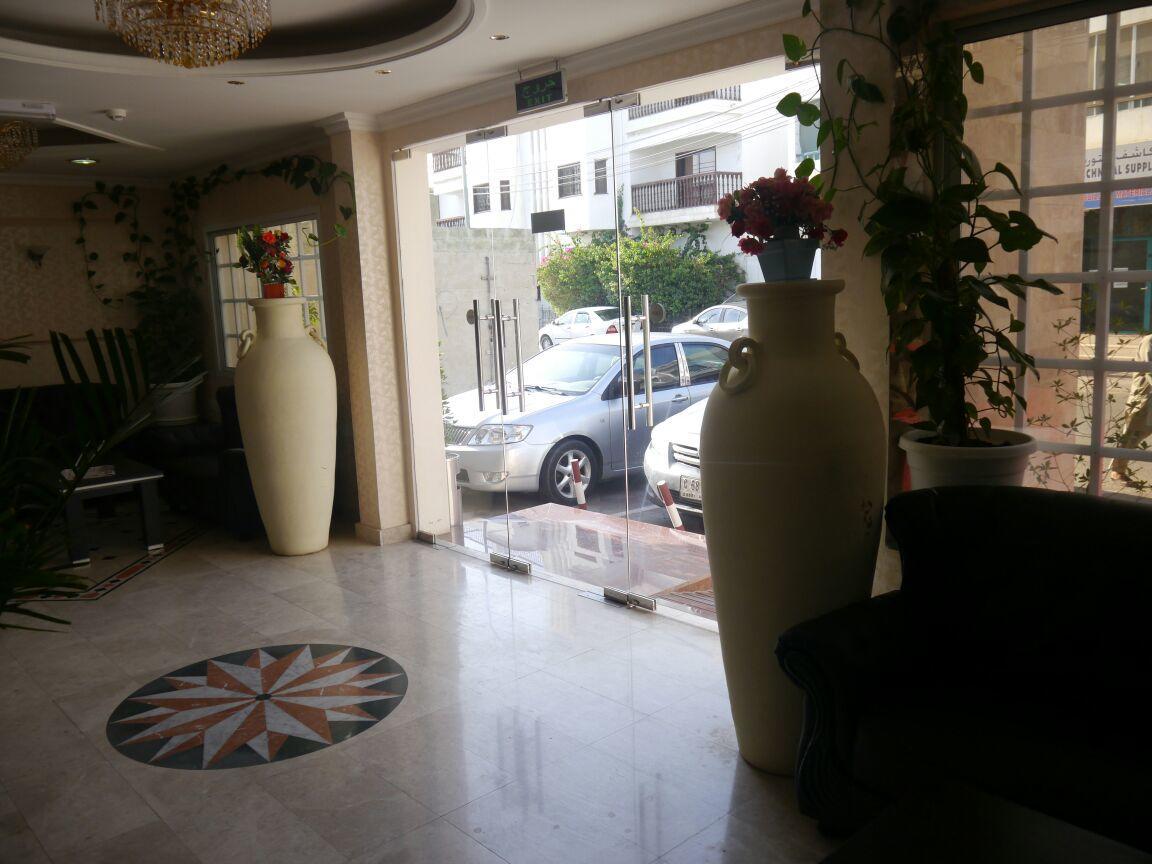 Plaza Hotel Muskat Bagian luar foto