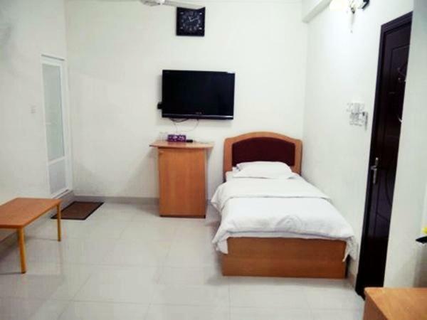 Plaza Hotel Muskat Bagian luar foto